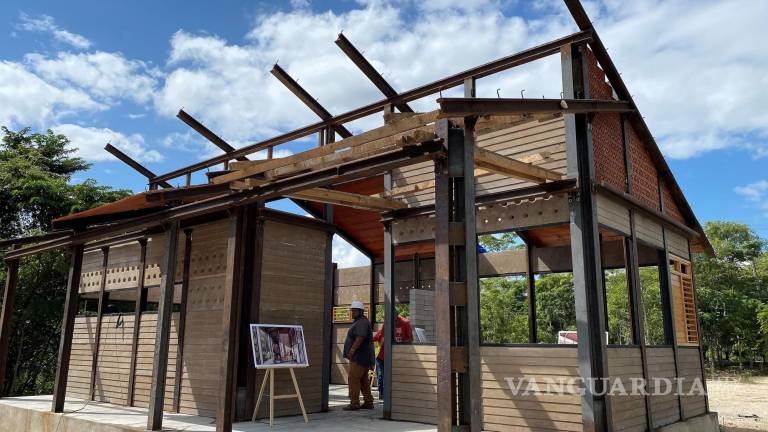 En Palenque construyen viviendas sustentables junto al Tren Maya