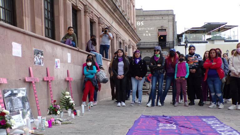 $!Después del feminicidio de Evelyn vino la criminalización. Vinieron las culpas. En las imágenes, colectivas protestan por el feminicidio de la menor.