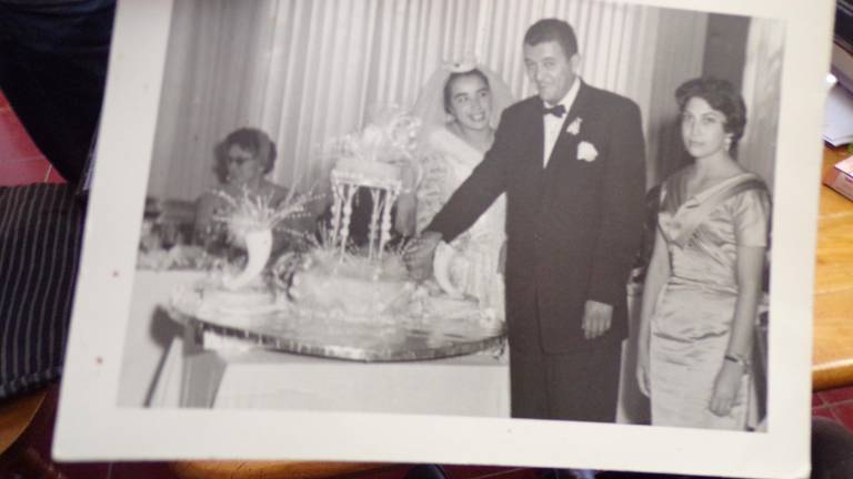 $!En la imagen, el profesor Arturo Berrueto durante su enlace matrimonial con su primera esposa, la señora Elena.