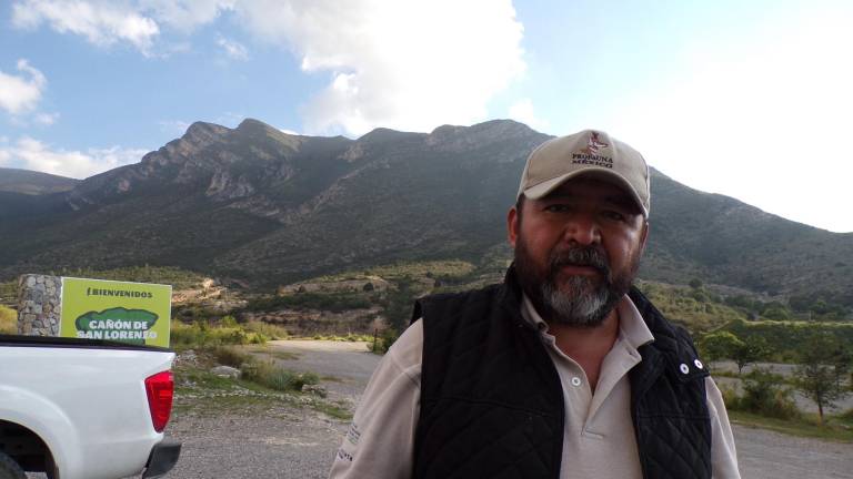 $!Juan Manuel Cárdenas Villanueva, coordinador operativo de la Reserva Natural Estatal Sierra de Zapalinamé, asegura que estos perros son una competencia para la fauna silvestre.