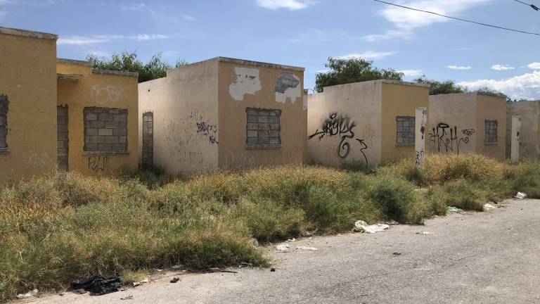 $!En Torreón se estiman hasta 150 fraccionamientos que no fueron entregados o presentan algún problema en el proceso. Sin embargo, no hay en la ciudad un camino que permita regular esta situación que incluye a empresas que ya ni siquiera existen.