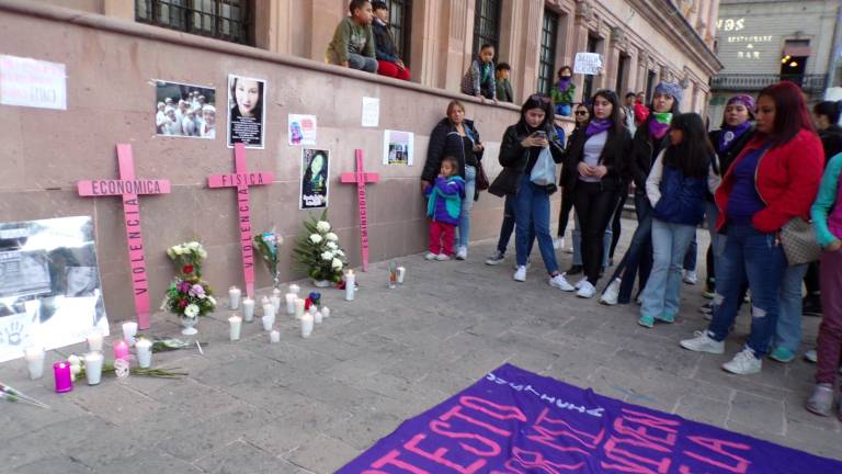 $!Los jóvenes, particularmente las mujeres, sufren violencia desde temprana edad.