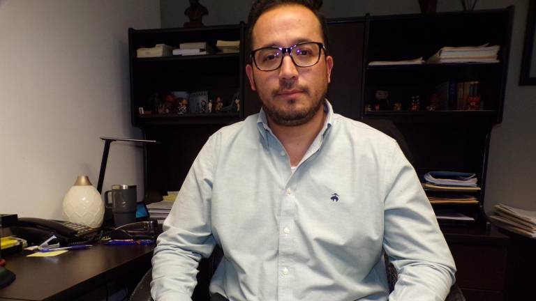 $!Héctor Jesús Vega Aguilar recibe entre 20 y 40 trabajadores al mes que buscan asesorías.