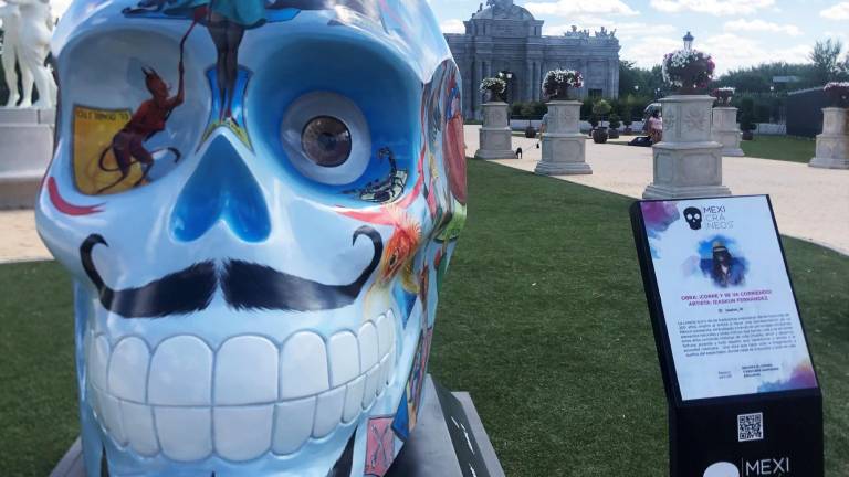 $!Esta muestra, que surgió en 2017 como una propuesta cultural de la empresa de servicios funerarios J. García López, en México, exhibe 19 cráneos monumentales.
