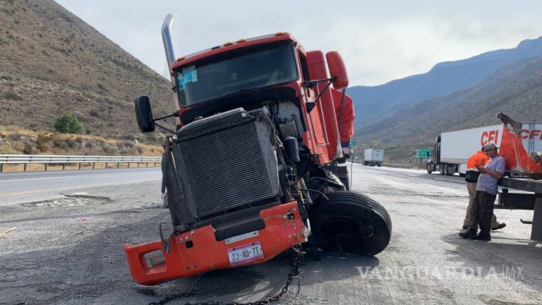 Coahuila registra otro accidente: piden poner freno a transportistas; de nuevo percance de tráileres en Los Chorros