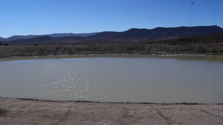 $!El agua es un tesoro que han defendido en La Casita, y ahora los pocos habitantes temen que los dejen sin beber.