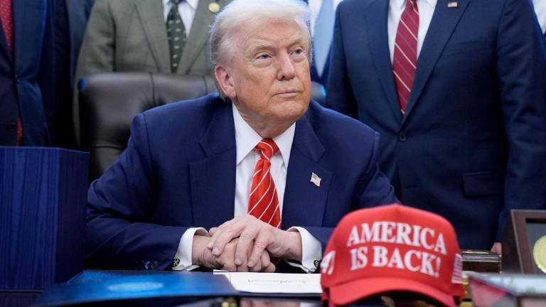 El presidente de Estados Unidos, Donald Trump, firmó este 3 de febrero la ley presupuestaria aprobada por la Cámara de Representantes.