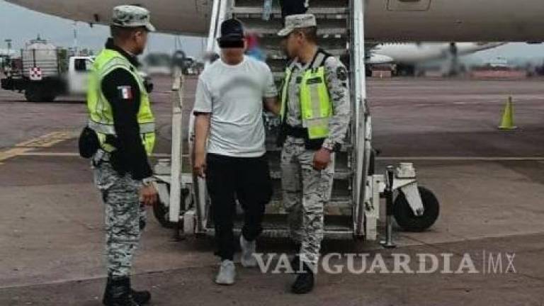 Mario ‘N’, el sujeto que el pasado 8 de diciembre buscó desviar un avión de la aerolínea Volaris que volaba desde El Bajío a Tijuana, fue trasladado al centro penitenciario de Puente Grande, en Jalisco.