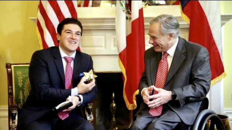 $!Samuel García y el gobernador de Texas, Greg Abbot.