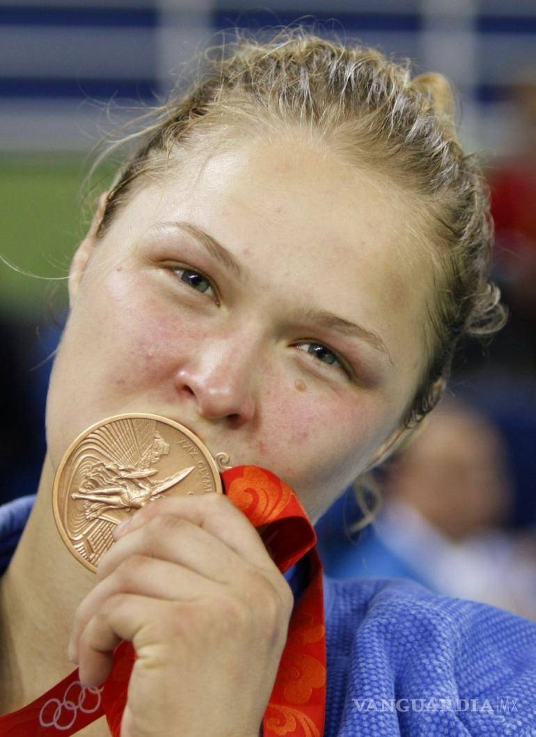 $!Ronda Rousey conquista a la WWE y logra el Campeonato Femenil de RAW en SummerSlam
