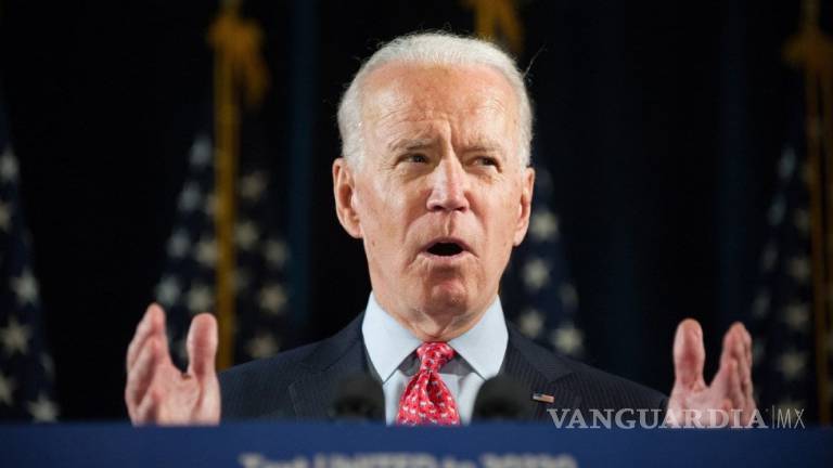Biden llama a defender el derecho al voto ante restricciones estatales