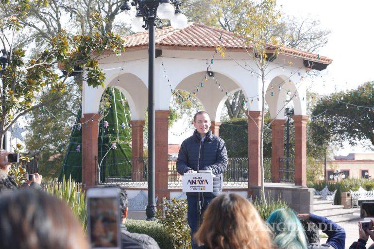 Ricardo Anaya propone cambiar modelo educativo del país