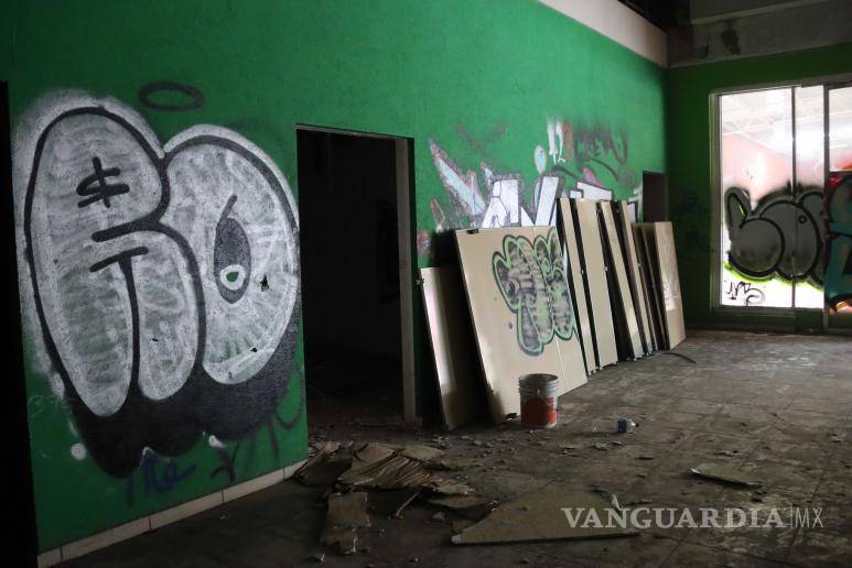 $!Las instalaciones de lo que fue el museo del Giroscopio se encuentran bajo el abandono y el graffiti.