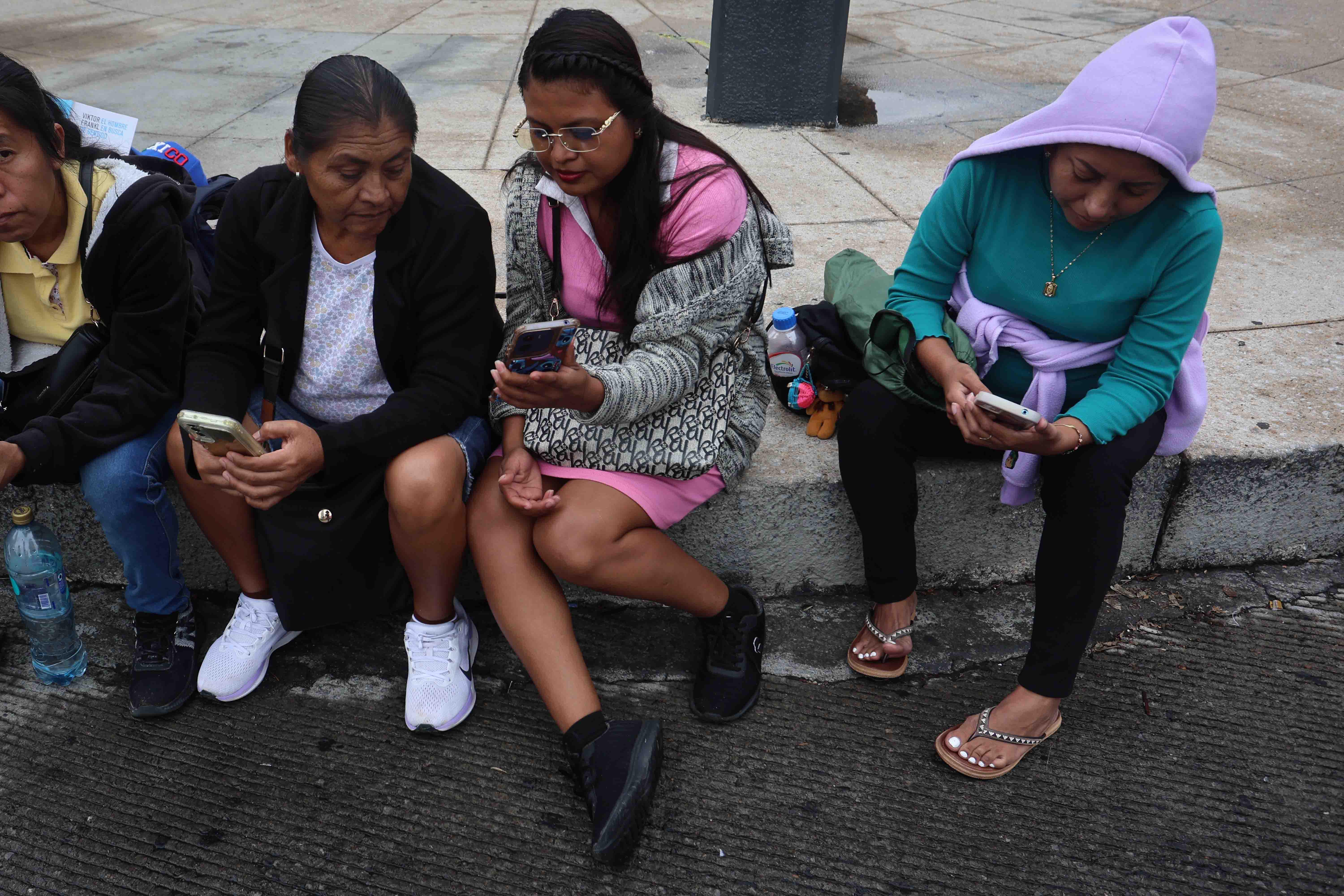 Fracasa gobierno al explicar registro de celulares: expertos