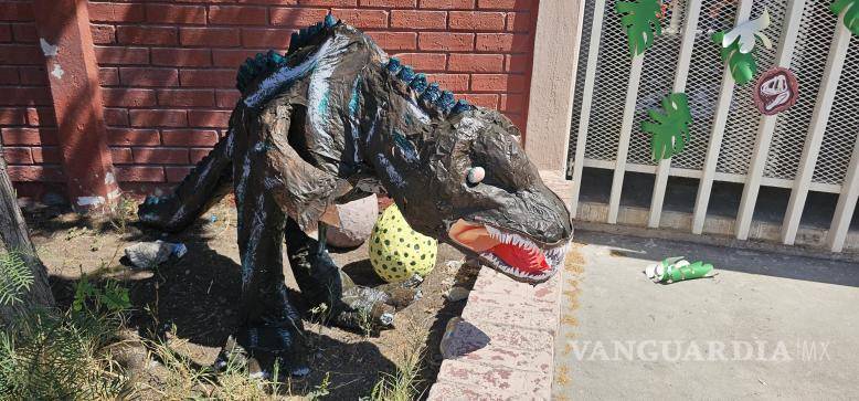 $!Figuras de dinosaurios acompañaron a los pequeños en cada rincón del festejo.