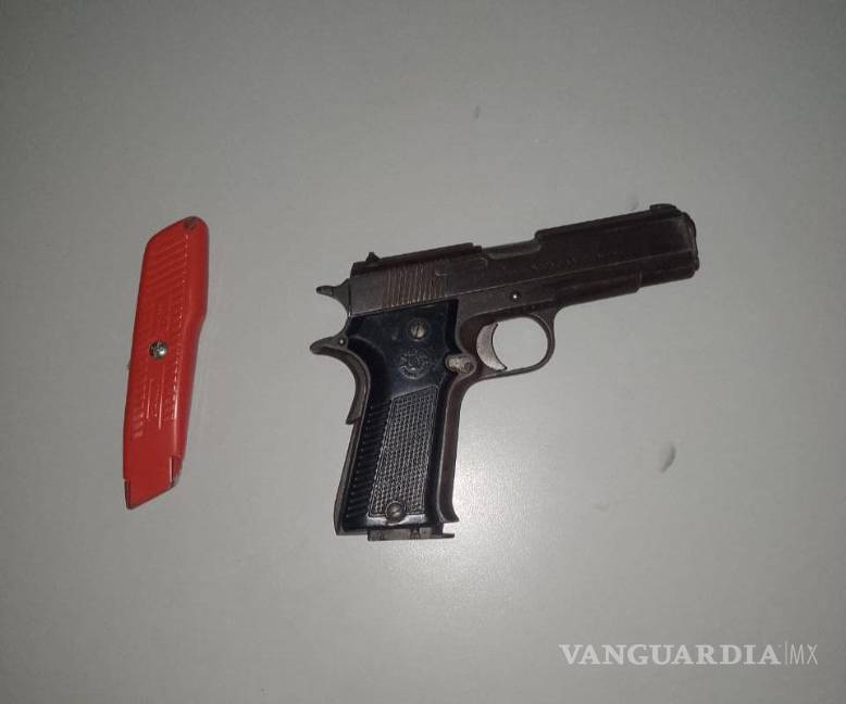 Rescatan en Monterrey a 10 personas privadas de su libertad en tienda de autoservicio