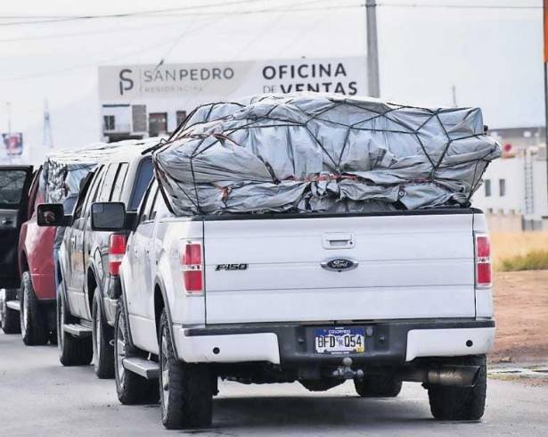 Menos paisanos han cruzado por Piedras Negras, debido a la incertidumbre que hay en Estados Unidos.