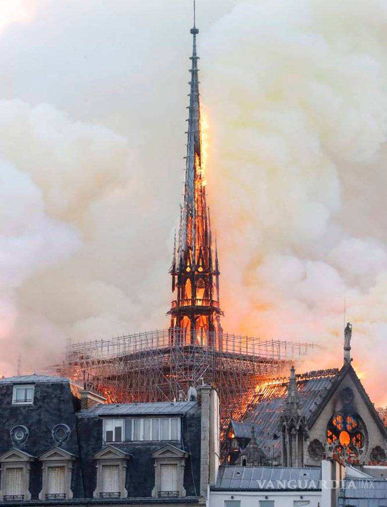 $!"Un símbolo de la cristiandad arderá en fuego purificador": Nostradamus predijo el incendio de Notre Dame... ¡500 años antes!