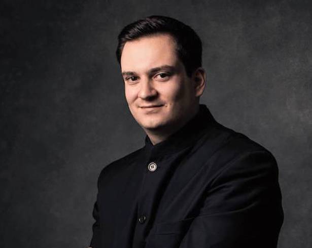 ‘Un buen director sinfónico tiene que poder hacer ópera y viceversa’: Iván López Reynoso