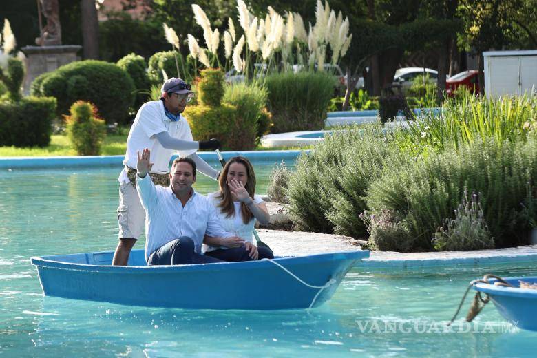 $!Autoridades municipales convivieron con las familias durante la inauguración del “Paseo con Amor”.