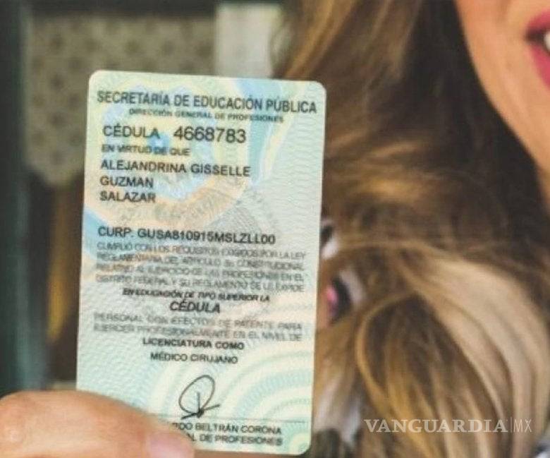 $!Ella es Alejandrina Guzmán... la hija de 'El Chapo', es cirujana y hace negocio con la imagen de su padre