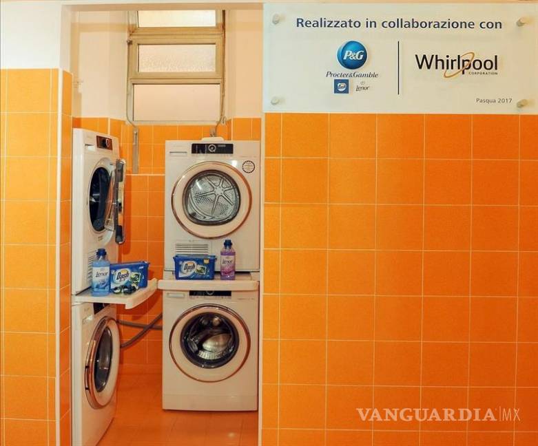 $!El Papa instala una lavandería para pobres e indigentes