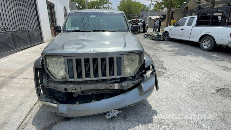$!Ignora motociclista señal de alto y provoca choque, en Saltillo; termina herido