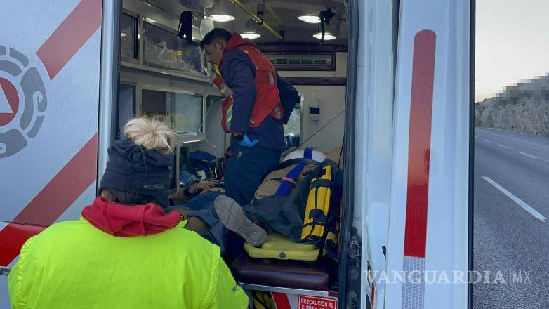 $!Personal de bomberos y paramédicos trabajaron en el lugar del accidente, brindando atención a las víctimas.