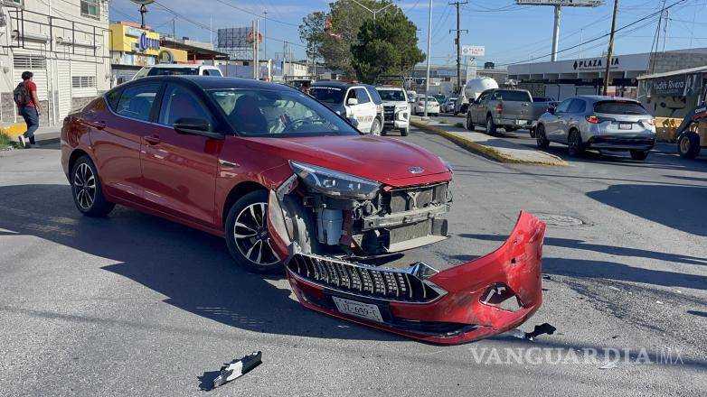$!Los hechos tuvieron lugar en el cruce de Eulalio Gutiérrez y Alfalfa, en la colonia Praderas, al oriente de Saltillo.