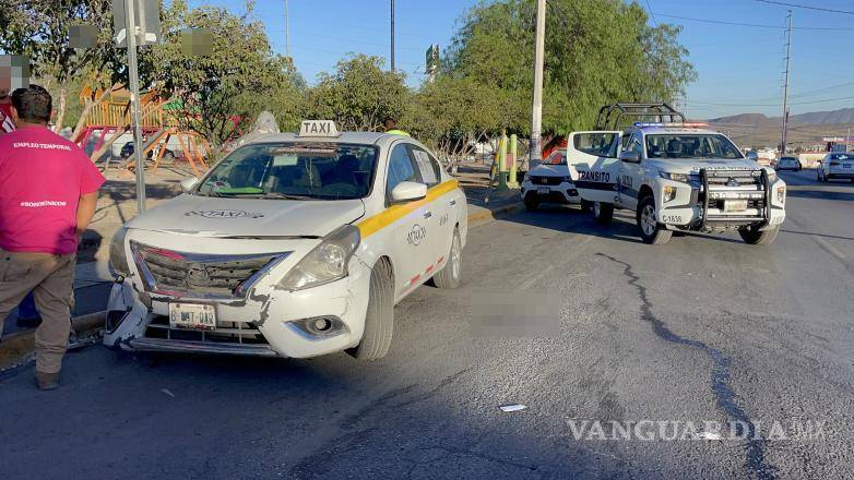 $!Los automovilistas involucrados llamaron a sus aseguradoras para llegar a un acuerdo sobre los daños materiales causados.