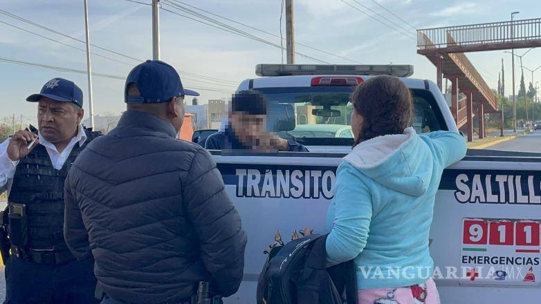 $!El motociclista fue detenido por las autoridades municipales después del accidente.