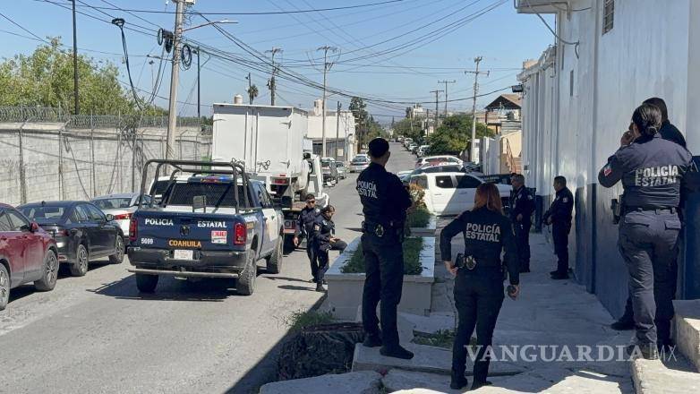 $!Una persona fue detenida durante el aseguramiento del vehículo y quedó a disposición de las autoridades.