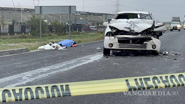 $!Imagen del lugar donde el Nissan Sentra chocó contra la parte trasera del tráiler en el kilómetro 46 del libramiento norponiente.