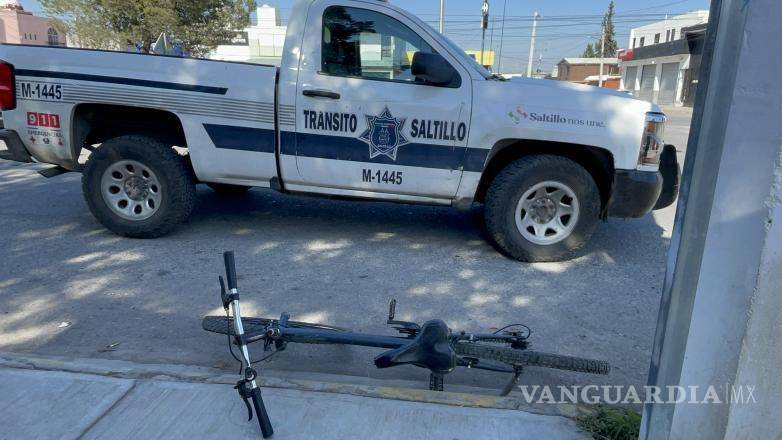 $!Elementos de Tránsito Municipal descartaron que el joven hubiera sido arrollado.