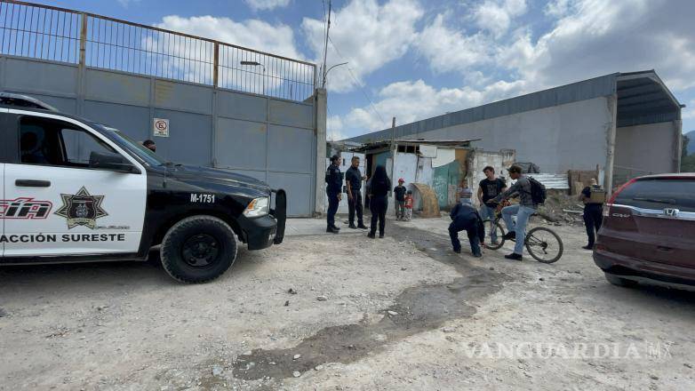 $!Personal de seguridad realiza una investigación en la colonia Puerta del Oriente tras la violenta agresión.