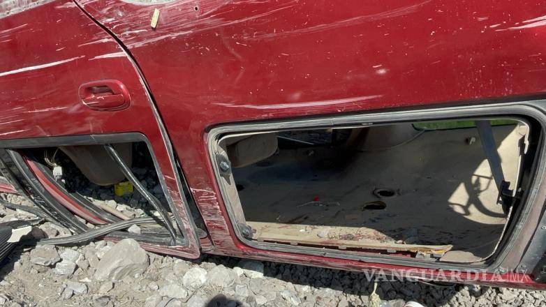 $!A pesar del fuerte impacto y la sangre encontrada, no se localizaron personas en los alrededores.