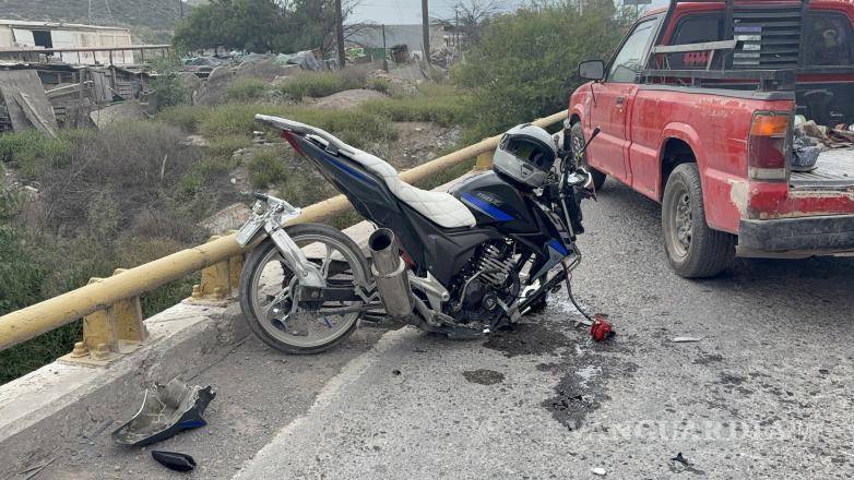 $!Pese a los daños y lesiones causadosm el conductor del trractcamión se dio a la fuga.