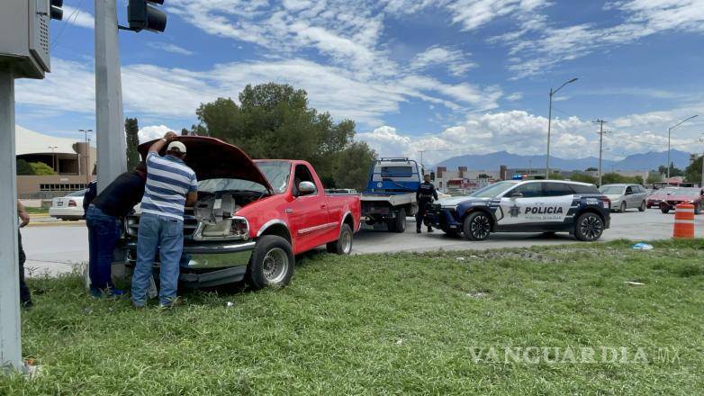 $!El accidente ocurrió frente al parque Las Maravillas, movilizando a cuerpos de emergencia.