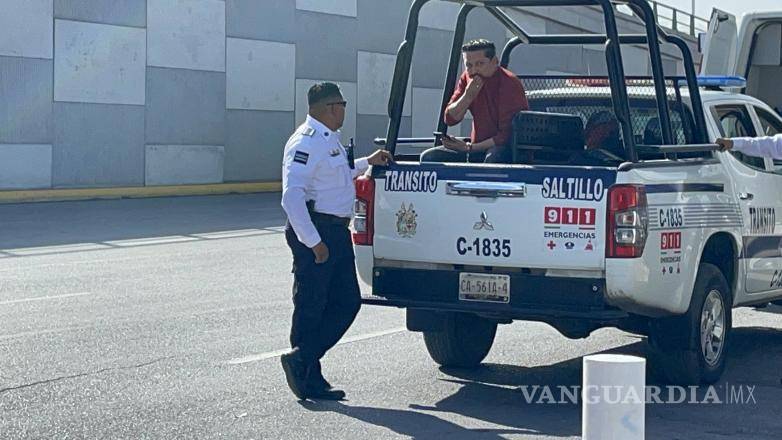 $!El conductor del vehículo fue asegurado y llevado al Ministerio Público para responder por el incidente.