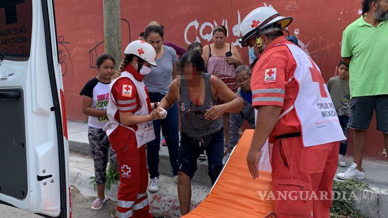 $!Tras ser atropellada, Elvira cayó al piso lesionada de la cara y el brazo izquierdo.