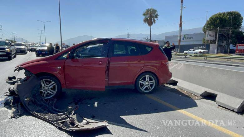 $!Elementos de Tránsito Municipal aseguraron la zona tras el accidente registrado en la colonia Zaragoza.