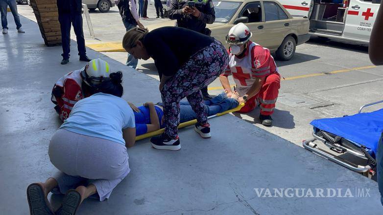 $!Testigos ayudaron a dar aviso inmediato a los servicios de emergencia para atender a la menor.