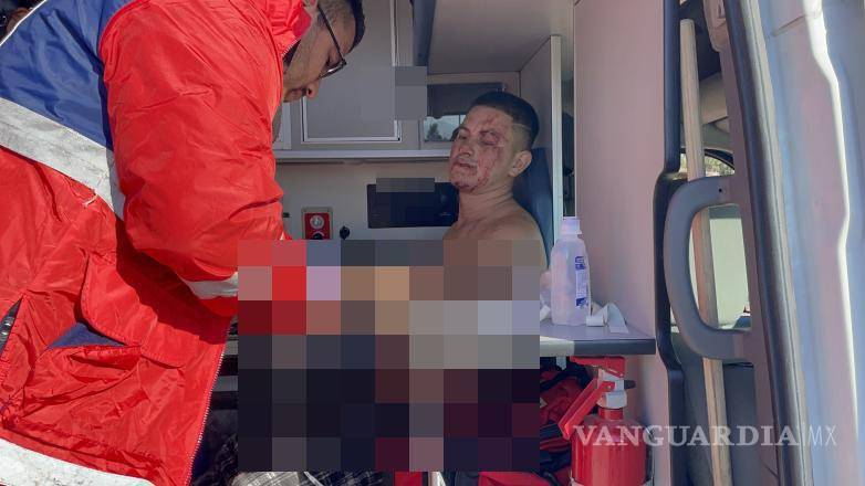 $!Tres personas resultaron lesionadas con arma blanca tras una pelea por el cobro de un rin de vehículo.