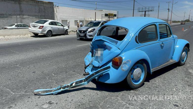 $!El propietario del Volkswagen afectado señaló que momentos antes había descendido de la unidad y se dirigía a entregarla tras concretar su venta.
