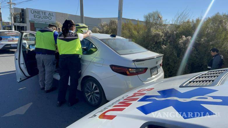 $!La conductora se detuvo metros adelante tras percatarse de la patrulla.