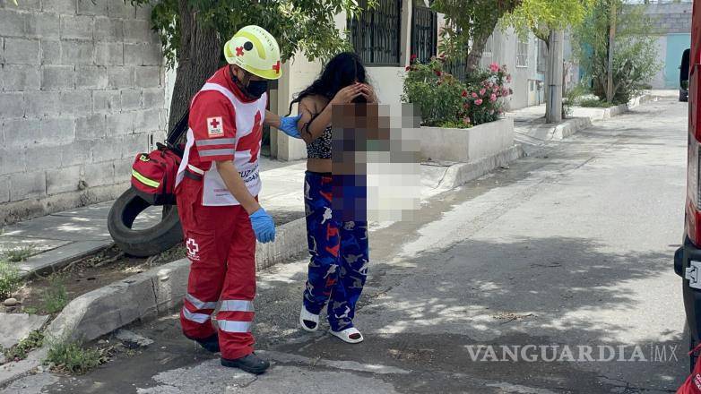 $!La mujer logró pedir ayuda a su madre, lo que permitió la intervención de autoridades y servicios de emergencia en el domicilio señalado.