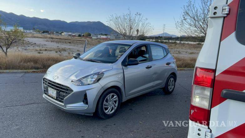 $!El conductor del vehículo, un Hyundai i10, fue detenido por elementos de la Policía Municipal y puesto a disposición de la autoridad correspondiente.