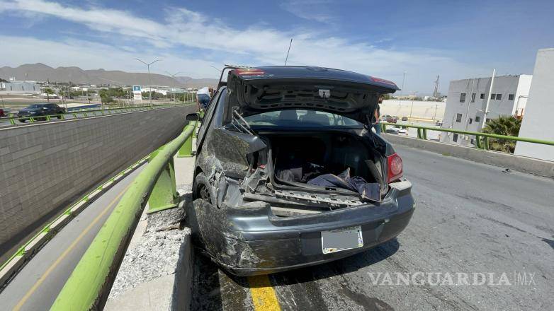 $!El vehículo fue trasladado a un corralón de la ciudad para que se paguen los daños y se solventen las multas correspondientes.