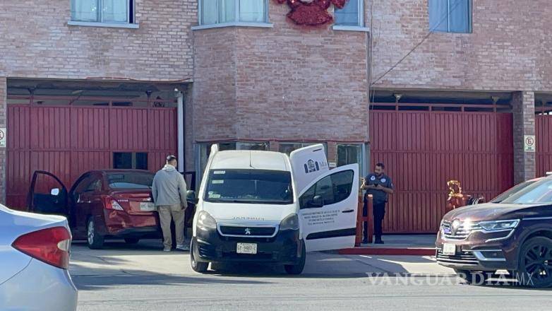 $!Elementos de la Agencia de Investigación Criminal acudieron al lugar para tomar conocimiento del fallecimiento, el cual fue certificado como muerte natural.