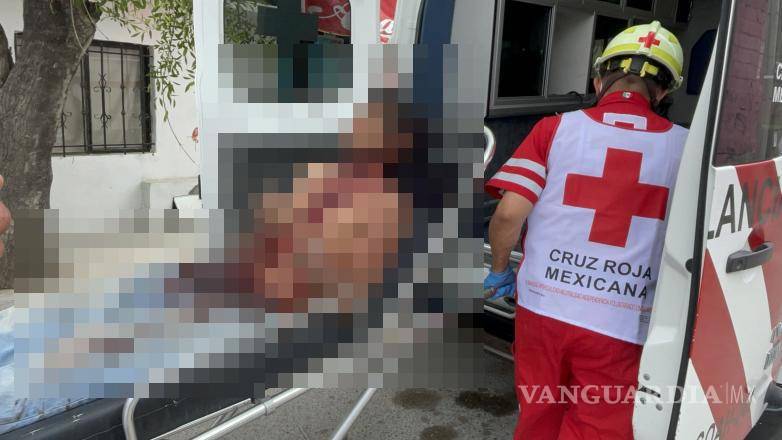$!Celos desatan brutal ataque en Saltillo: lo agreden con una tabla con clavos